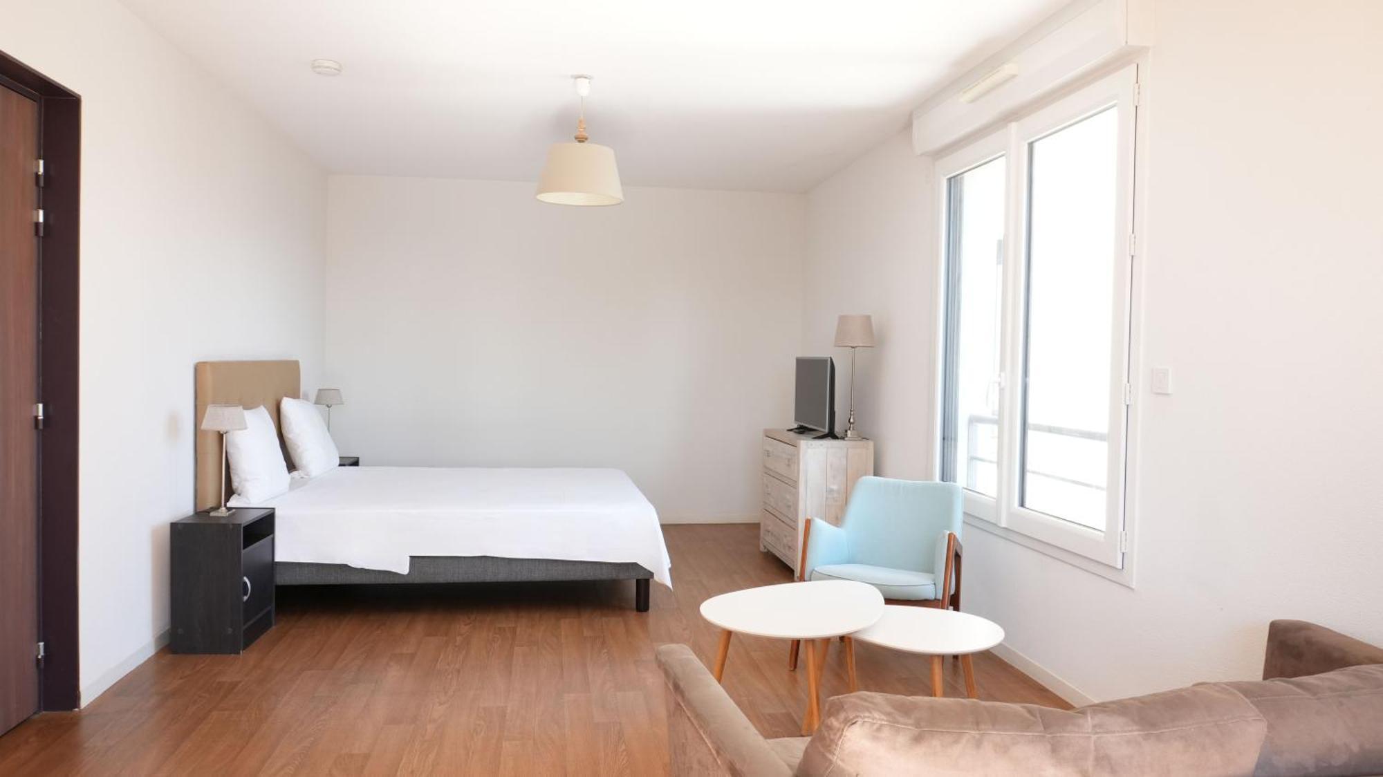 Zenao Appart'Hotel Невер Экстерьер фото
