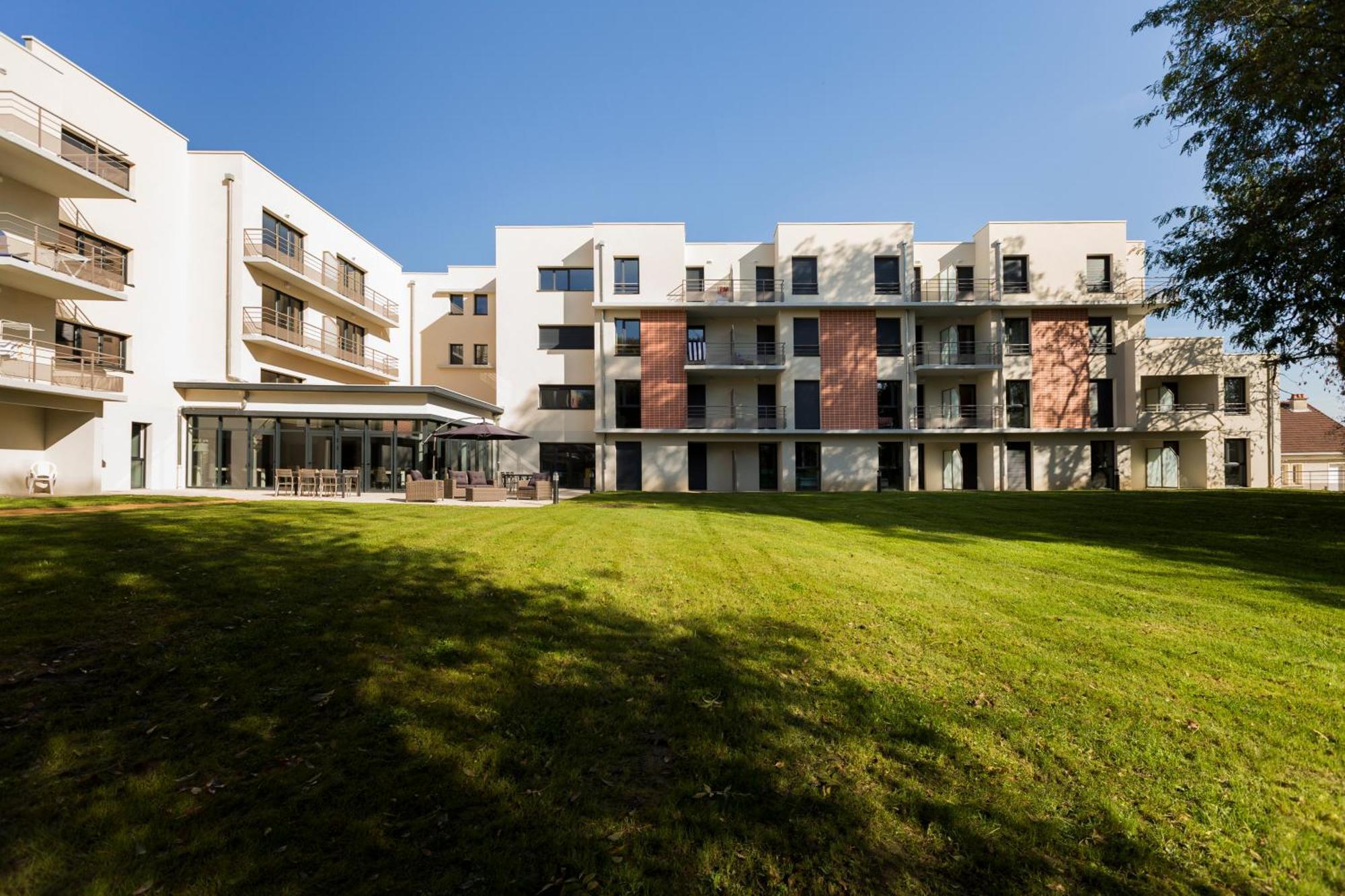 Zenao Appart'Hotel Невер Экстерьер фото